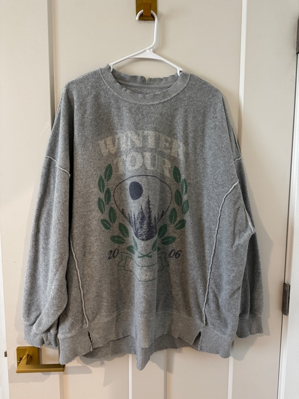 Gray Graphic Crewneck Sweater - Winter Tour aerie XL oversized